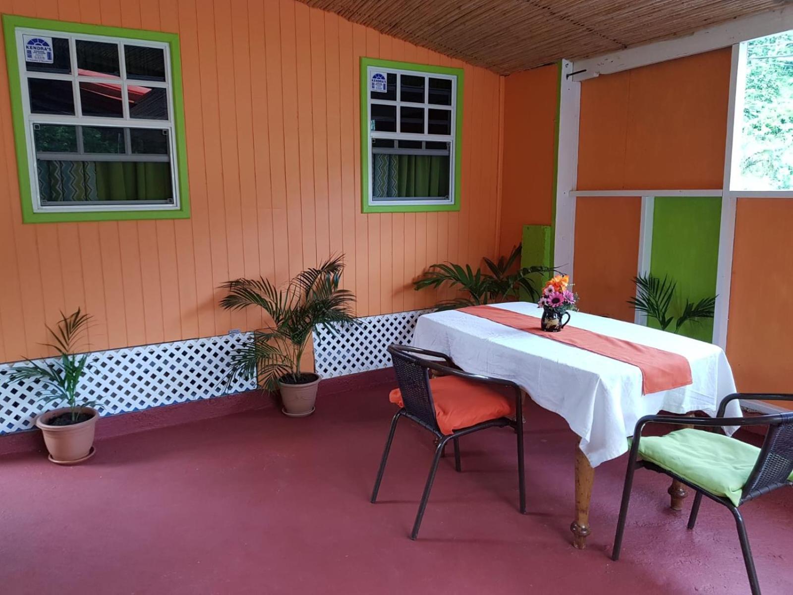 Salz Cozy Inn Розо Екстериор снимка